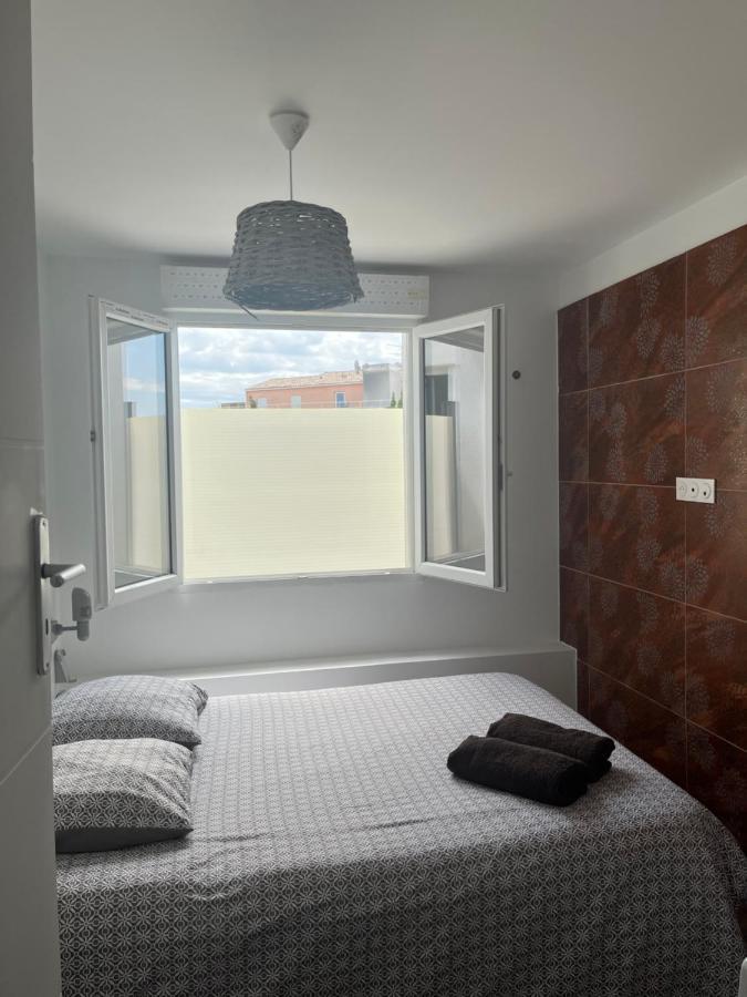 Appartement 4 Personnes, Aeroport Marseille Marignane Bagian luar foto