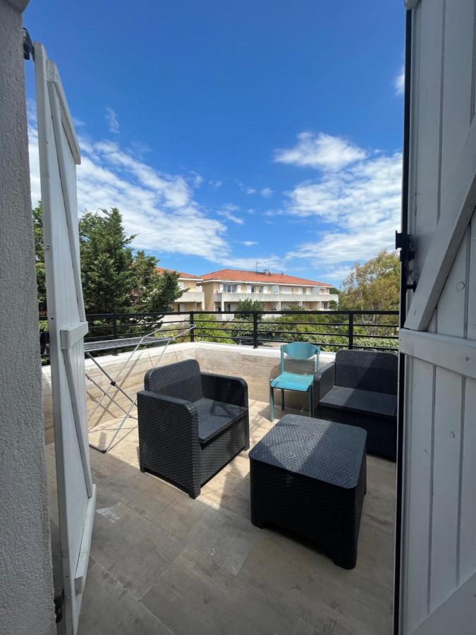 Appartement 4 Personnes, Aeroport Marseille Marignane Bagian luar foto
